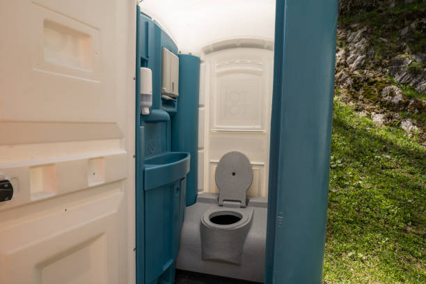 Best VIP or Luxury Restroom Trailers  in Three Rivers, MI